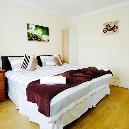 Gable Lodge Лондон Экстерьер фото