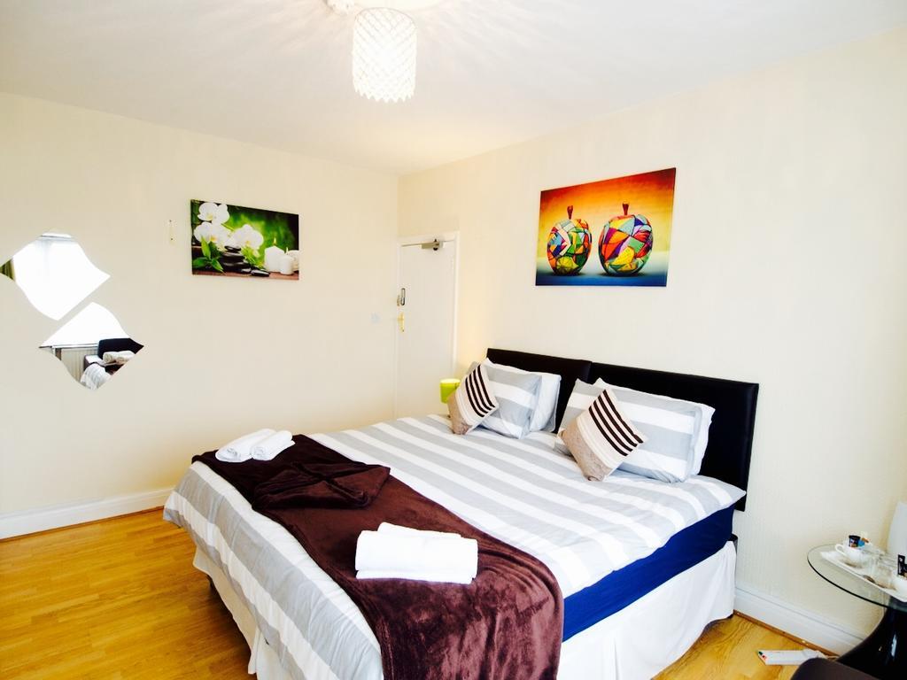 Gable Lodge Лондон Экстерьер фото